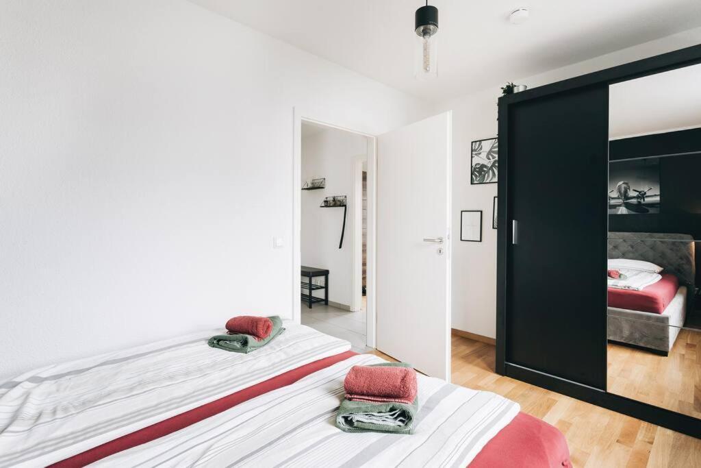 Moderne In Ruhiger Lage *